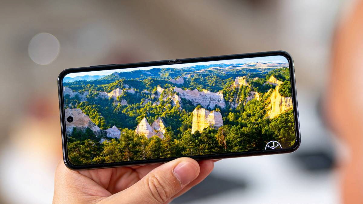 Màn hình chính chất lượng của Samsung Galaxy Z Flip5