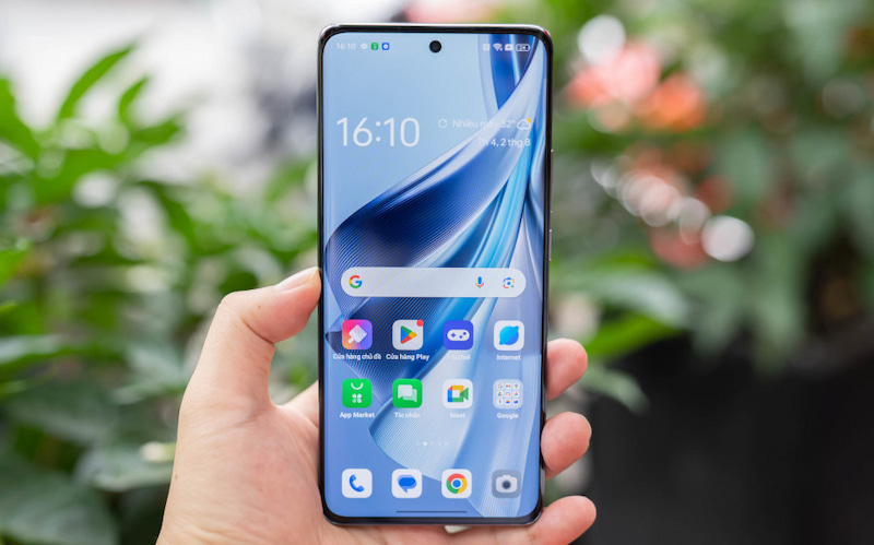 Màn hình OPPO Reno10 5G cho chất lượng sắc nét