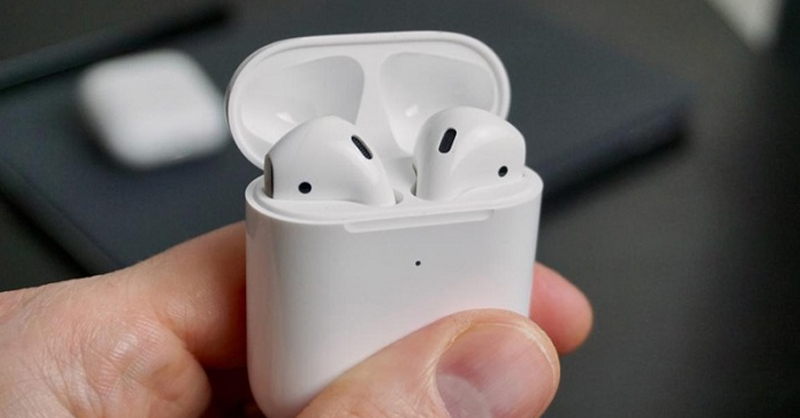 Khi không reset Airpods được hãy thử đổi hộp sạc khác cho tai nghe