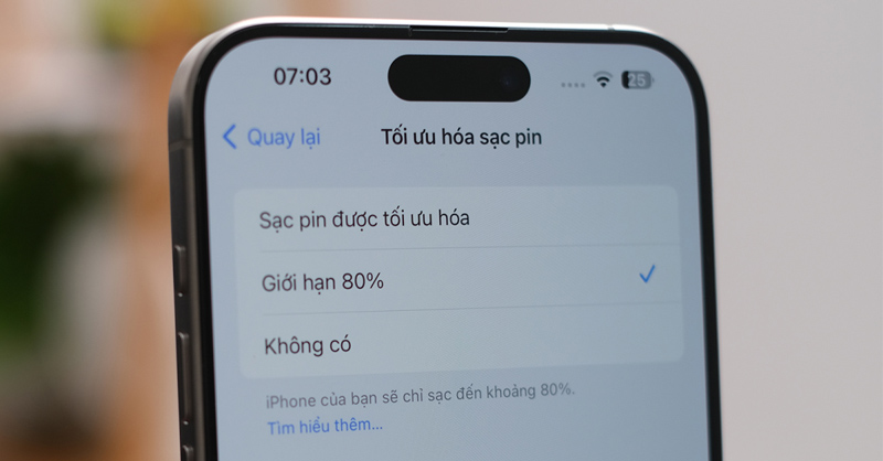 Tính năng tối ưu hóa pin ở mức 80% trên iOS 17.0.2