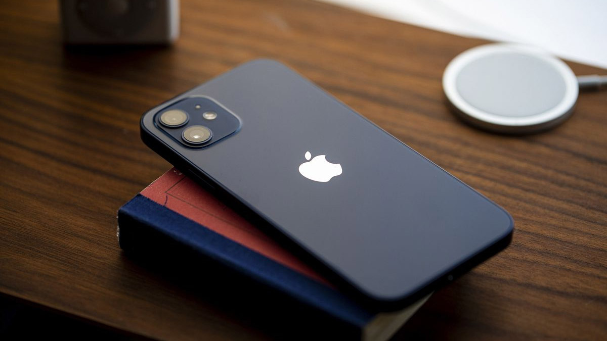 Vẻ đẹp nhẹ nhàng tinh tế của iPhone 12 64GB xanh dương