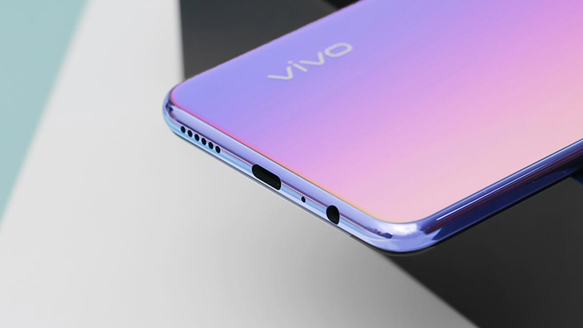 Vivo V20 hỗ trợ cổng sạc truyền thống micro USB