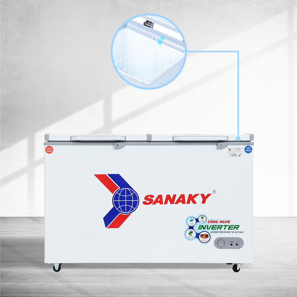 Giỏ đựng đồ tách biệt của Tủ Đông Mát Sanaky Inverter 365 Lít VH 5699W3