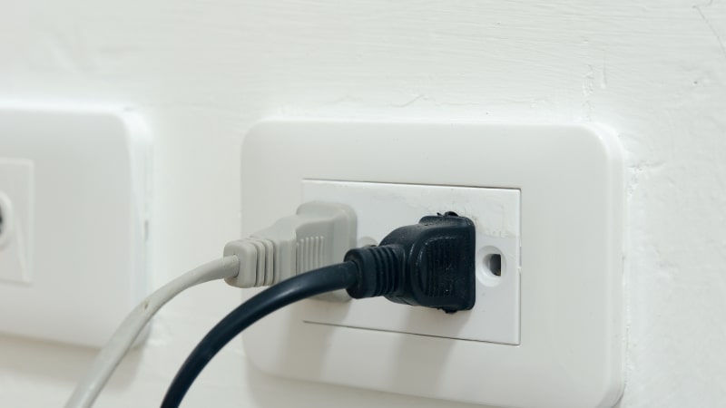 Kết nối nguồn điện cho tủ đúng và an toàn