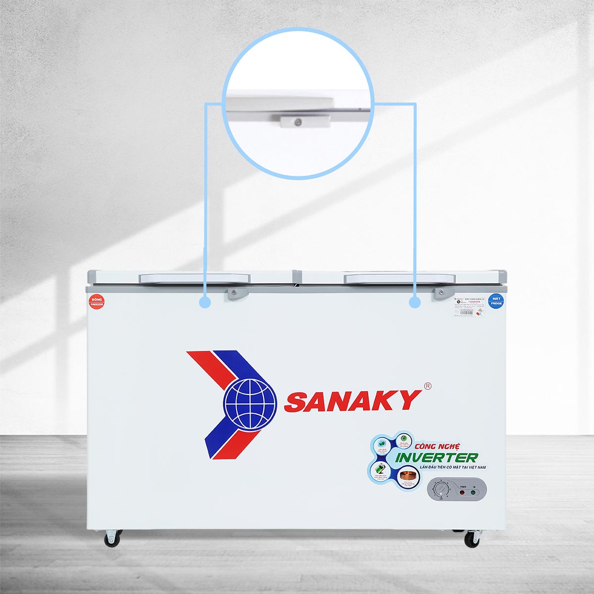 Trang bị khóa an toàn của Tủ Đông Mát Sanaky VH 5699W3