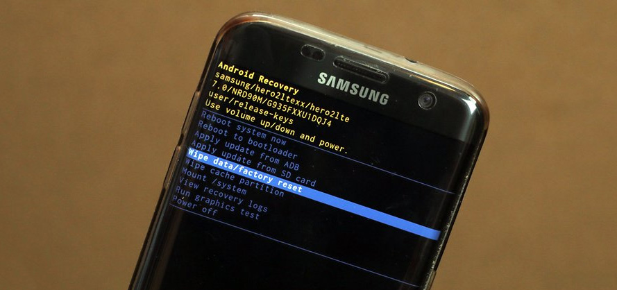 Khôi phục cài đặt gốc khi điện thoại Samsung không lên nguồn