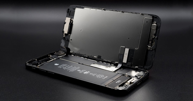 Pin iPhone sẽ bị ảnh hưởng khi phần cứng xảy ra hư hỏng 