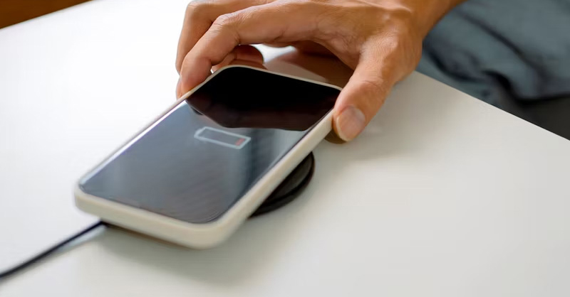 Sạc pin iPhone khi tắt nguồn có thể làm giảm tuổi thọ nút nguồn