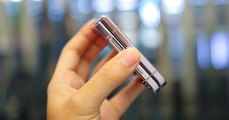 Thiết kế bản lề cải tiến nhằm tăng độ bền cho Galaxy Z Flip5