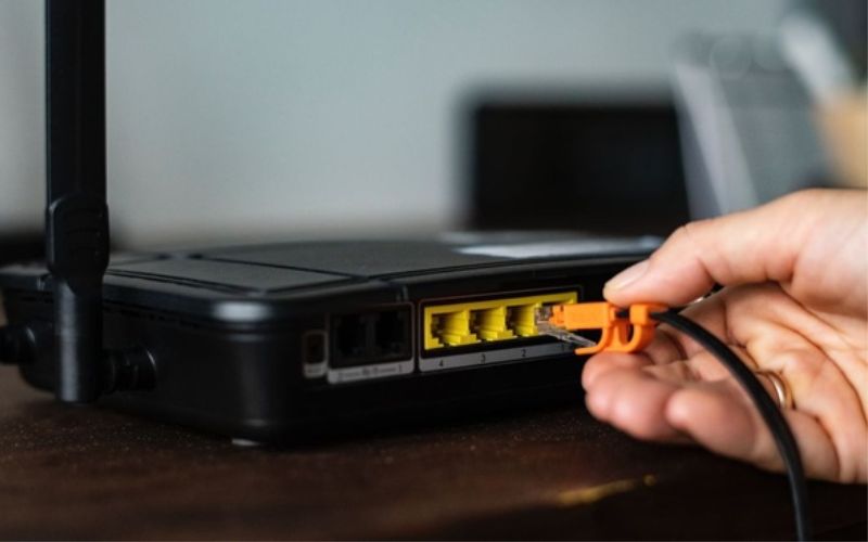 Ngắt kết nối modem internet với nguồn điện