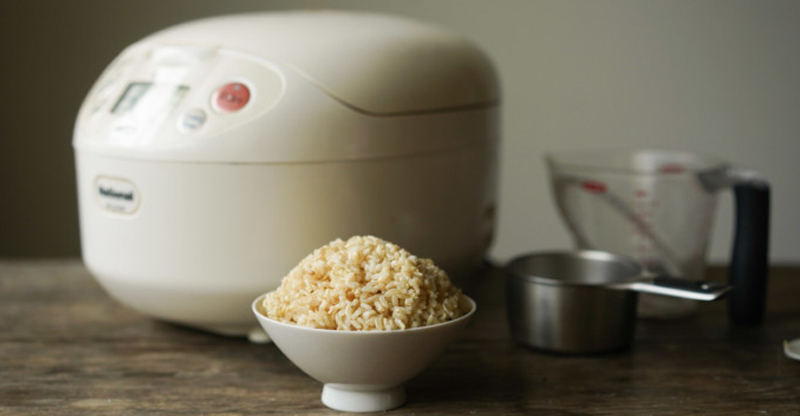 Cách nấu gạo lứt thơm ngon bằng nồi cơm điện siêu đơn giản