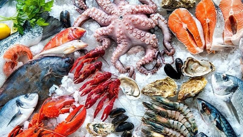 Các loại cá, hải sản có thể khiến bếp có mùi
