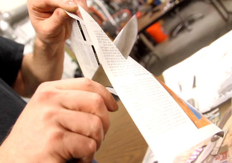 Cắt giấy là cách thông dụng để thử độ bén của giao