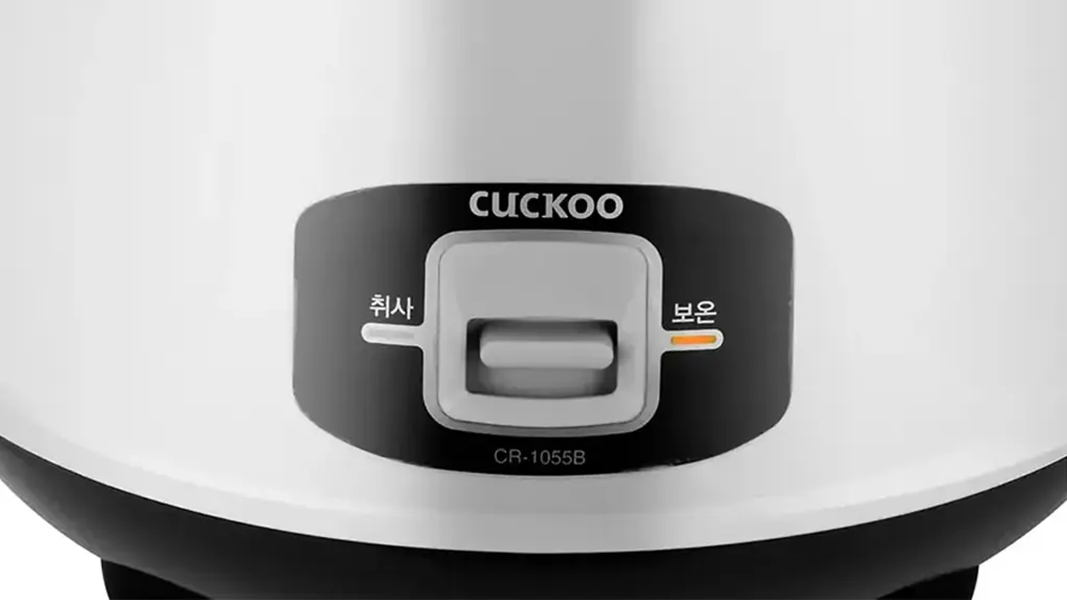 Nồi cơm Cuckoo CR-1055B điều khiển nút gạt