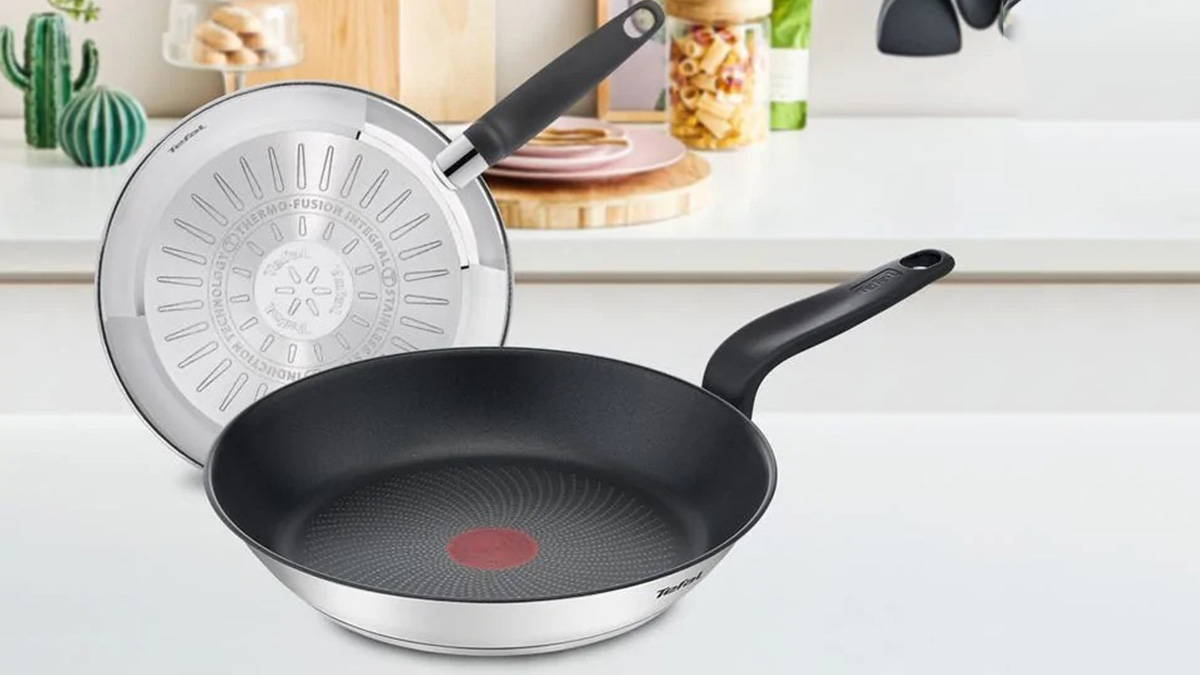 Tefal Primary 24cm E3090404 được làm từ chất liệu Stainless Steel