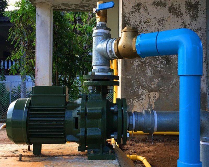 Khi máy bơm nước có nguồn điện áp cung cấp yếu