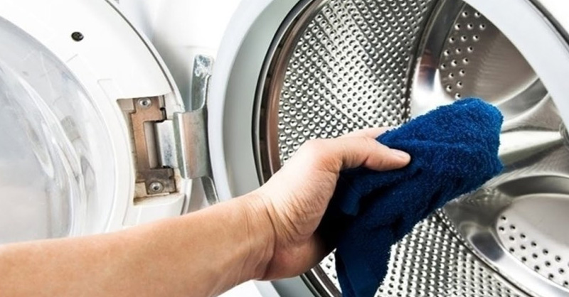 Nên vệ sinh máy giặt định kỳ để hạn chế sự phát triển của nấm mốc
