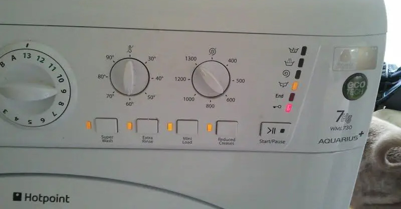 Cách sửa lỗi máy giặt nháy đèn liên tục hiệu quả