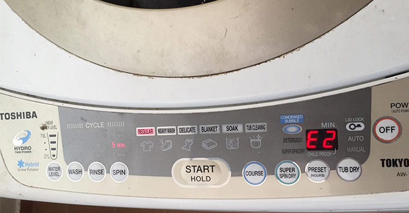 Lỗi E2 máy giặt Toshiba tương quan cho tới khóa tin cậy công tắc nguồn cửa