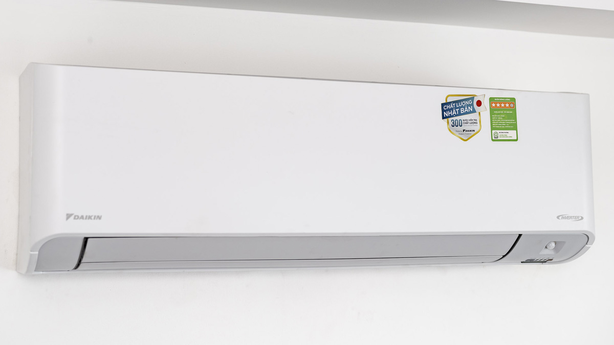 Thiết kế sang trọng của máy lạnh Daikin Inverter 2 HP FTKZ50VVMV