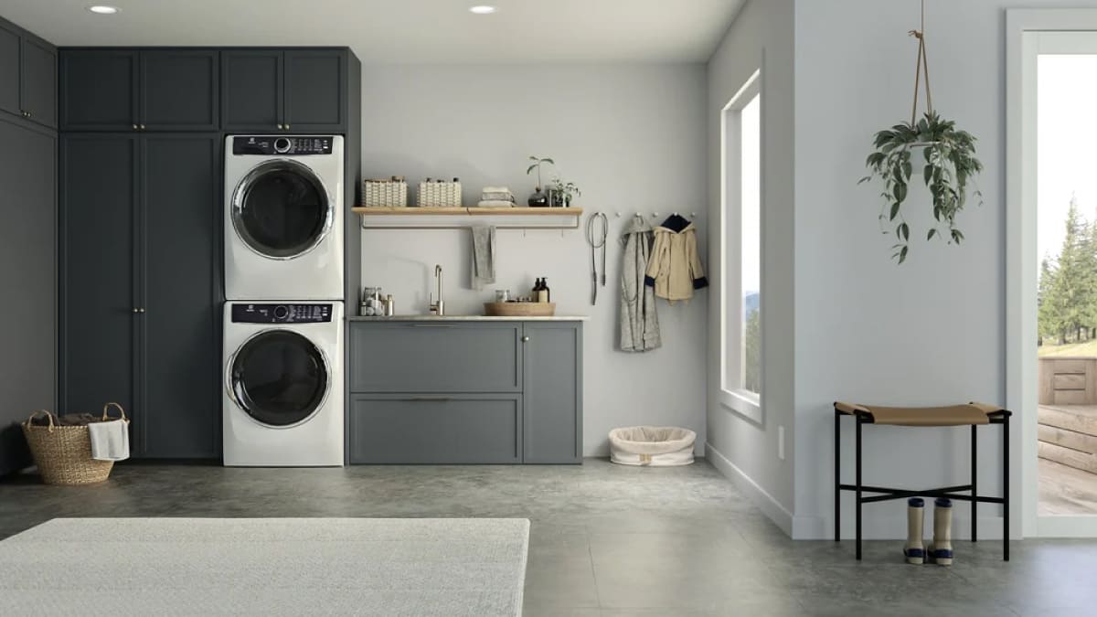 Máy sấy Electrolux có thể đặt chồng lên máy giặt để tiết kiệm diện tích