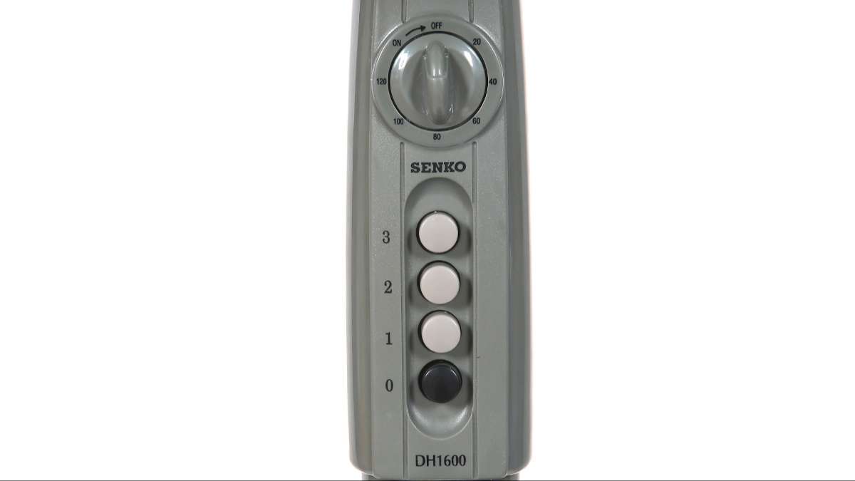 Senko DH1600 sử dụng bảng điều khiển nút nhấn đơn giản