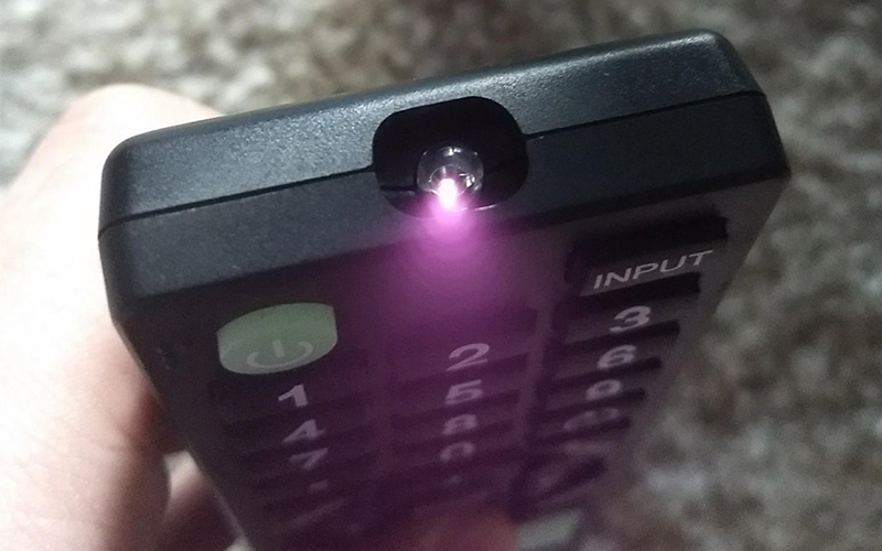 Kiểm tra đèn hồng ngoại trên remote của tivi LG