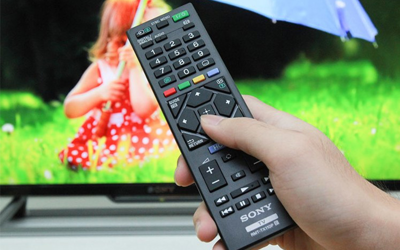 Người dùng có thói quen sử dụng remote để khởi động tivi