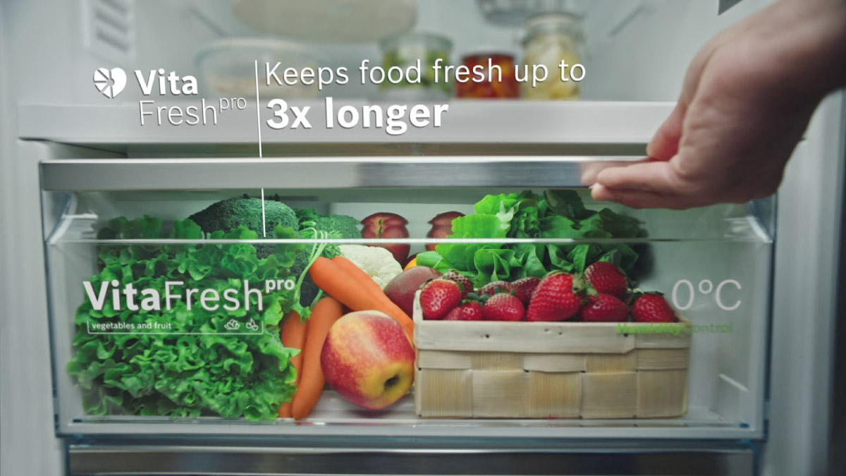 Ngăn VitalFresh Pro giúp kéo dài thời gian bảo quản rau củ quả