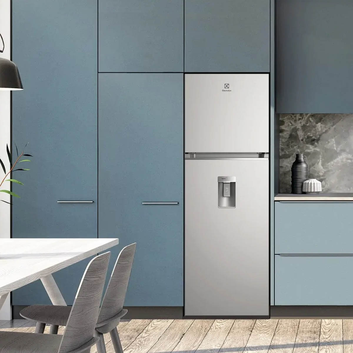 Thiết kế hiện đại của Tủ Lạnh Electrolux Inverter 341 Lít ETB3740K-A