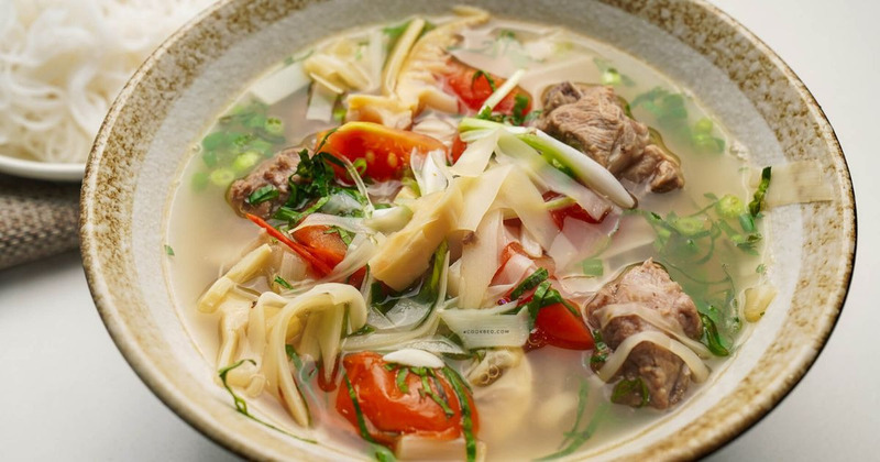 Bún măng sườn