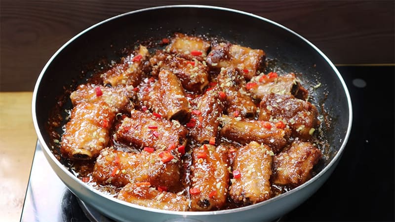 Sườn non xào sả ớt
