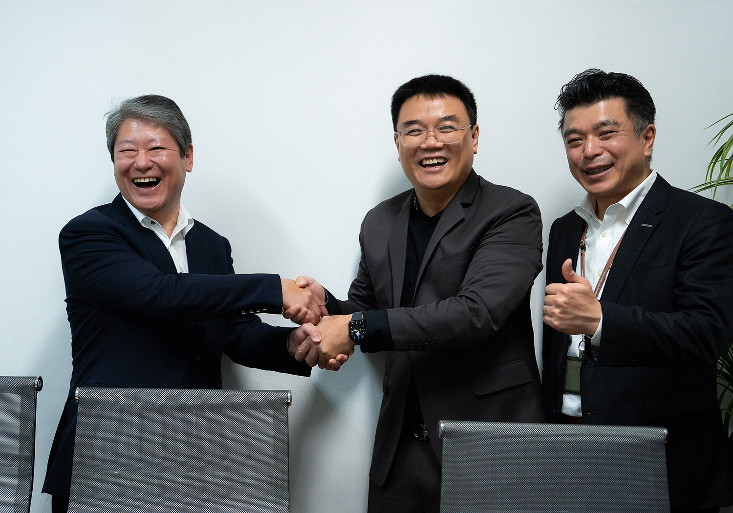 CEO toàn cầu Panasonic đến thăm Điện Máy Chợ Lớn