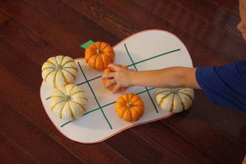 Trò caro bí ngô Pumpkin Tic-Tac-Toe
