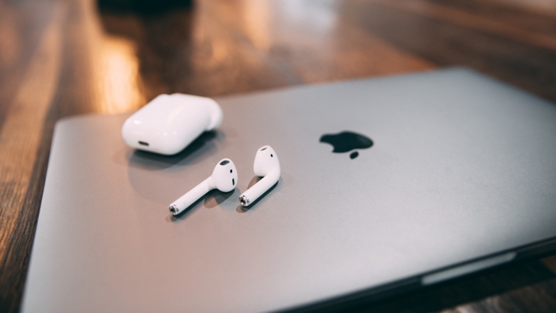 Tùy chỉnh chức năng Bluetooth của AirPods và MacBook để khắc phục tình trạng mất kết nối.