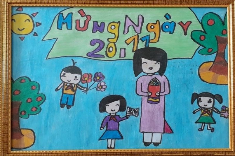 Tranh cô giáo vui vẻ nhận bó hoa từ học trò